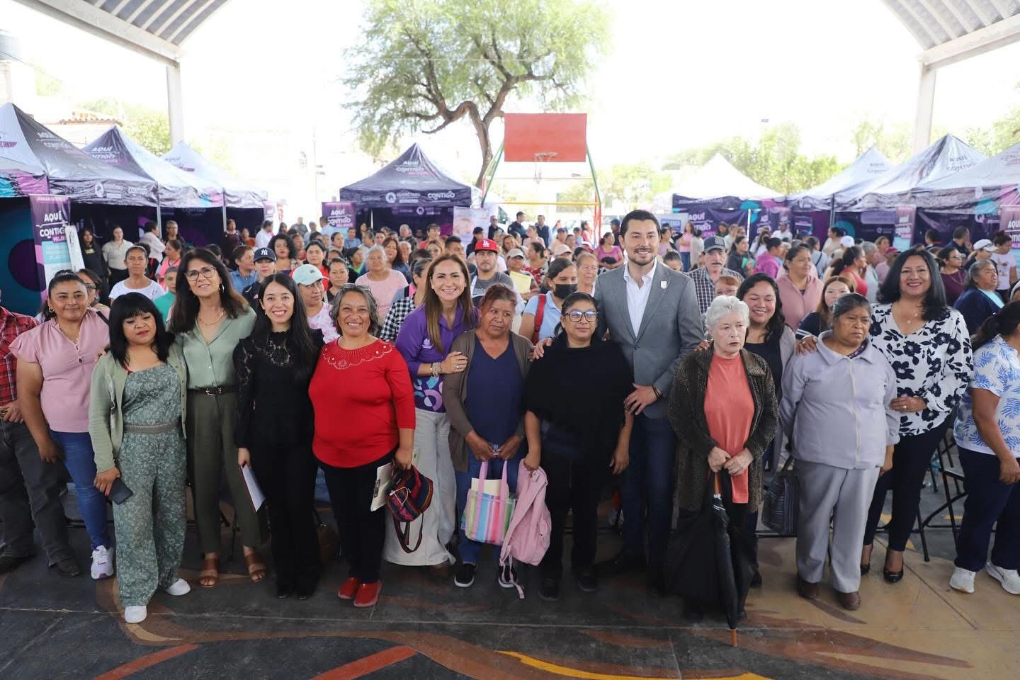 TEQUISQUIAPAN REÚNE A MÁS DE 350 MUJERES EN UNA JORNADA LLENA DE OPORTUNIDADES