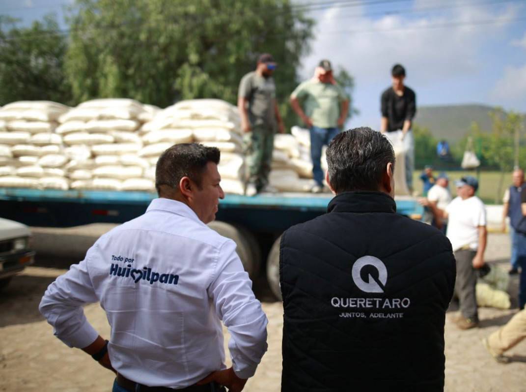 APOYA JAIRO MORALES A MÁS DE 900 FAMILIAS DE HUIMILPAN CON ENTREGA DE MAÍZ