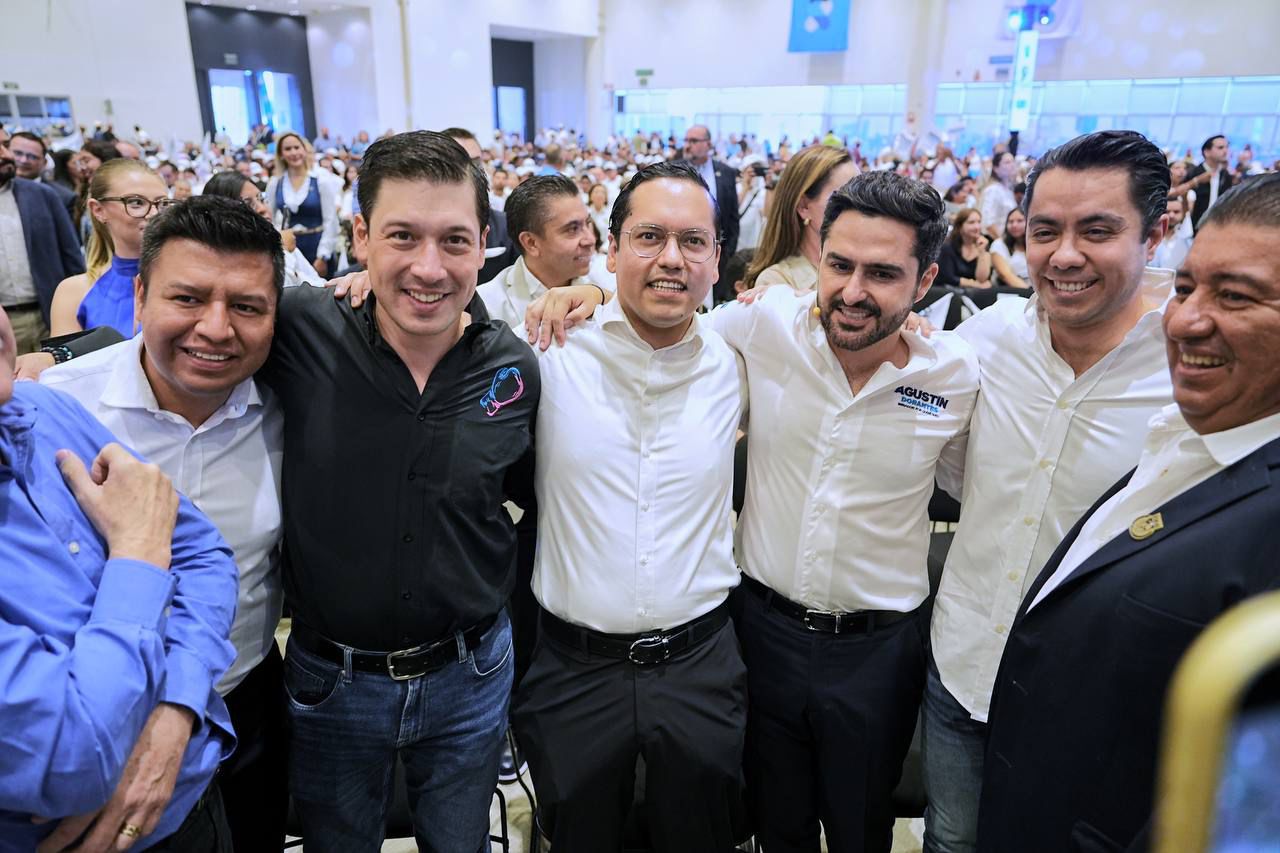 ACUDE FELIFER MACÍAS AL INFORME DE ACTIVIDADES DE AGUSTÍN DORANTES
