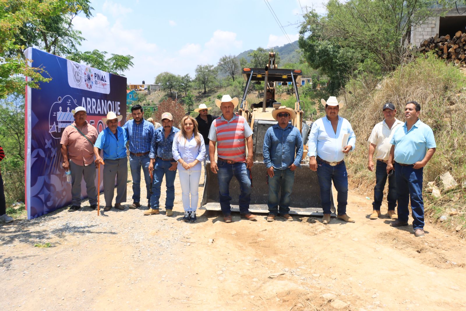 ARRANCAN OBRA DE REHABILITACIÓN DEL CAMINO LA COLGADA – EL LIMÓN – LAS GUAYABAS, PINAL DE AMOLES