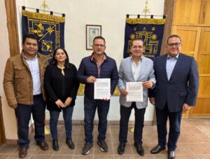 FIRMAN CONVENIO DE COLABORACIÓN UTEQ Y ESCUELA DE BACHILLERES UAQ