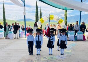 EN REPRESENTACIÓN DEL SENADOR AGUSTÍN DORANTES, IVÁN ZÁRATE ASISTE A CLAUSURA DE PREESCOLAR EN CARRISILLO, CADEREYTA