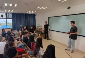 PRESENTAN ESTUDIANTES DE LA UPSRJ PROYECTOS DE REALIDAD AUMENTADA A COMUNIDAD UAQ