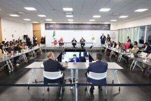 LOS SECRETARIOS DE FINANZAS Y DE DESARROLLO SUSTENTABLE, GUSTAVO LEAL Y MARCO ANTONIO DEL PRETE, RESPECTIVAMENTE, COMPARECIERON EN LA LXI LEGISLATURA DEL ESTADO