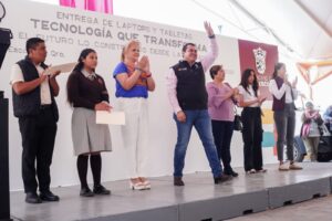 PEDRO ESCOBEDO IMPULSA LA EDUCACIÓN CON LA ENTREGA DE LAPTOPS Y TABLETAS DEL PROGRAMA “TECNOLOGÍA QUE TRANSFORMA”