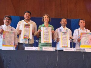 LA MÚSICA Y EL BAILE DE HUAPANGO HUASTECO VISTEN A SAN JOAQUÍN DE IDENTIDAD Y COLOR