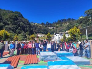 ENTREGA DE ENSERES DESTINADOS A LAS FAMILIAS QUE SE VIERON AFECTADAS POR LAS LLUVIAS EN EL MUNICIPIO DE SAN JOAQUÍN