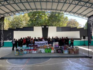 RECIBE JALPAN APOYO CON VÍVERES DEL GRUPO DE MOTOS TRIUMPH QUERÉTARO