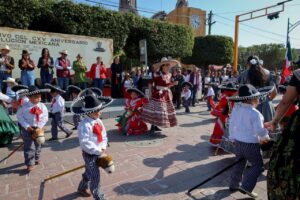 PEDRO ESCOBEDO CONMEMORA EL 115 ANIVERSARIO DE LA REVOLUCIÓN MEXICANA CON DESFILE CÍVICO-DEPORTIVO