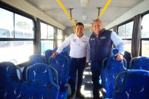 JAIRO MORALES Y EL GOBERNADOR MAURICIO KURI PONEN EN MARCHA CUATRO NUEVAS RUTAS DE QROBÚS EN HUIMILPAN