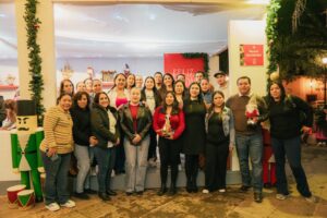 RUBÉN HERNÁNDEZ Y CECI UGALDE INAUGURARON EL BAZAR NAVIDEÑO DIF 2025