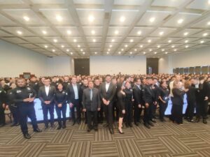 EL PRESIDENTE MUNICIPAL DE SAN JOAQUÍN, MTRO. CARLOS MANUEL LEDESMA ROBLES, ASISTIÓ AL EVENTO DE GRADUACIÓN DE ELEMENTOS DE SEGURIDAD PÚBLICA MUNICIPALES Y ESTATALES.