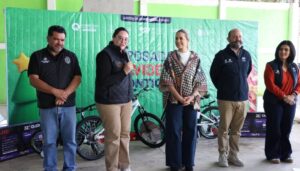 ENCABEZA CAR HERRERA POSADA NAVIDEÑA EN SAN JOAQUÍN