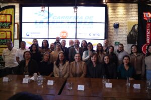 ENTREGA SEDIF DONATIVO RECAUDADO DE LA CARRERA DE LA ESPERANZA