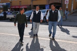 REALIZA LUIS NAVA RECORRIDOS DE CERCANÍA EN JALPAN CON LA ESTRATEGIA AQUÍ CONTIGO