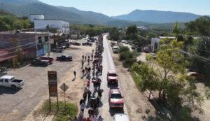 YUNI BENÍTEZ ACOMPAÑA A LANDENSES EN EL CAMINAR DE SU FE