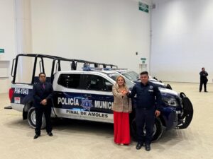 “ENTREGA DE PATRULLAS, CHALECOS BALÍSTICOS Y EQUIPAMIENTO PARA LA POLICÍA QUERETANA” EN PINAL DE AMOLES