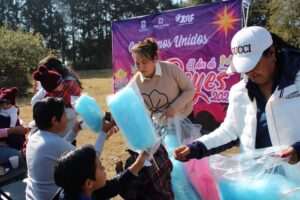 ÓSCAR PÉREZ MARTÍNEZ REALIZA RECORRIDO DE VISITA A ENFERMOS EN SAN JOSÉ ITHO (LA RAYA ), AMEALCO
