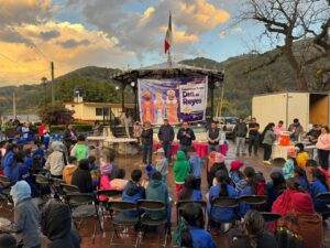 SMDIF PINAL DE AMOLES COMPARTE LA TRADICIONAL ROSCA DE REYES EN SAN PEDRO EL VIEJO