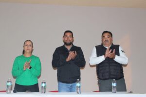 ENTREGA DE RECONOCIMIENTOS DEL CURSO DE PRIMEROS AUXILIOS A LOCATARIOS DEL MERCADO MUNICIPAL