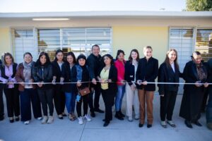 ROBERTO CABRERA ENTREGA LA CONSTRUCCIÓN DE TRES AULAS CON UNA INVERSIÓN DE MÁS DE 2.1 MDP