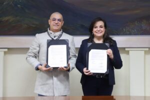 FIRMAN UAQ Y AUTÓNOMA AGRARIA CONVENIO EN PRO DE SUS COMUNIDADES