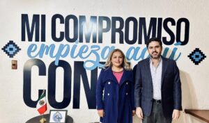 PRESIDENTA DE PINAL DE AMOLES, LUPITA RAMÍREZ, SE REÚNE CON EL SENADOR AGUSTÍN DORANTES
