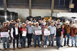 ENTREGA SEDEA 14 CISTERNAS PARA APOYAR A PRODUCTORES ANTE LA SEQUÍA EN JALPAN