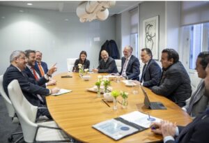 GOBERNADOR IMPULSA INVERSIÓN DE 215 MDP DE PLÁSTICOS DUREX EN GIRA POR ESPAÑA