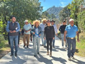 ENTREGA DE UNA RAMPA DE CONCRETO HIDRÁULICO EN EL CAMINO A PUERTO DEL RODEZNO, PINAL DE AMOLES