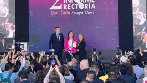 FORTALECE YUNI BENÍTEZ LA VINCULACIÓN EDUCATIVA EN EL SEGUNDO INFORME DE LA UAQ