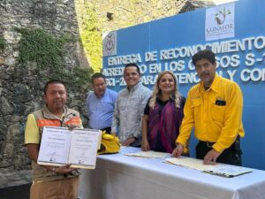 EL GOBIERNO MUNICIPAL DE PINAL DE AMOLES ENCABEZADO POR LA PRESIDENTA LUPITA RAMÍREZ EN COMPAÑÍA DEL ING. IVÁN ZÁRATE