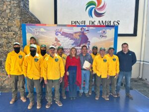 LA PRESIDENTA MUNICIPAL LUPITA RAMÍREZ SE REUNIÓ CON LA BRIGADA DE MANEJO DE FUEGO PUERTA DEL CIELO,