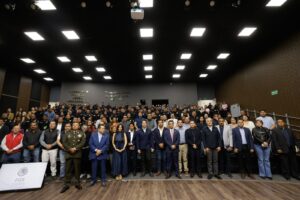 ENCABEZA FELIFER MACÍAS CONVERSATORIO PARA FORTALECER LA SEGURIDAD EN QUERÉTARO