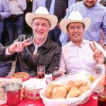 MAURICIO KURI Y CHEPE GUERRERO ASISTEN AL TRADICIONAL CALDO