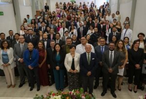 CLAUSURAN CICLO DE MÉDICAS Y MÉDICOS ESPECIALISTAS EN SAN JUAN DEL RÍO