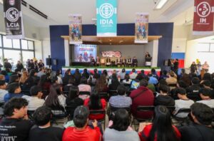 ENCABEZA MARTHA SOTO XX ANIVERSARIO DE LA UPQ