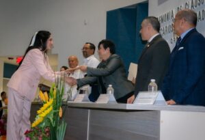 ENCABEZA TITULAR DE SESA CLAUSURA Y TOMA DE PROTESTA DE MÉDICOS RESIDENTES DEL HOSPITAL GENERAL DE QUERÉTARO