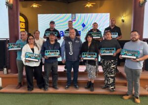 RECONOCE AMEQ A LOS PEQUEÑOS COMERCIANTES EN EL INCREMENTO DE LOS CENTROS DE RECARGA QROBUS