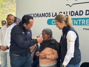 DIF ESTATAL Y MUNICIPAL UNIDOS POR LA SALUD VISUAL DE ADULTOS MAYORES DE PINAL DE AMOLES