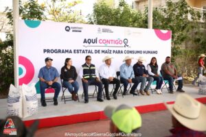 FERNANDO SÁNCHEZ GIL Y SEDEA LLEVAN APOYO AL CAMPO; PRODUCTORES DE ARROYO SECO RECIBEN MAÍZ PARA CONSUMO HUMANO