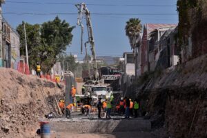 SUPERVISA FELIFER MACÍAS OBRA HIDROSANITARIA Y PLUVIAL EN LA CALLE OBREROS