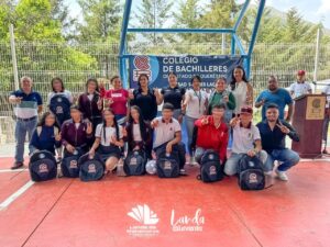 IMPULSA YUNI BENÍTEZ EL DEPORTE EN LAS COMUNIDADES, ENTREGAN MATERIAL DEPORTIVO A ESTUDIANTES DE TRES LAGUNAS