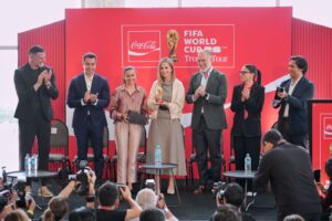 ASISTE FELIFER MACÍAS A LA CEREMONIA INAUGURAL DEL TROFEO ORIGINAL DE LA COPA MUNDIAL DE LA FIFA