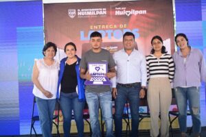 MORALES ENTREGA APOYOS DE “TODO POR LA EDUCACIÓN” EN HUIMILPAN