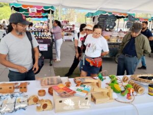 LANDA DE MATAMOROS COMPARTE SU RIQUEZA CULTURAL EN LA FERIA ARTESANAL “MANOS QUE TEJEN IDENTIDAD”