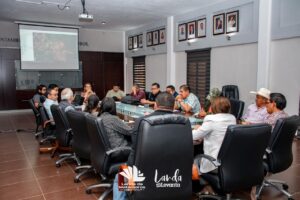 FORTALECE YUNI BENÍTEZ TRABAJO EN EQUIPO PARA IMPULSAR EL DESARROLLO DE LANDA DE MATAMOROS