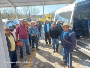TRASLADO DE PRODUCTORES DEL MUNICIPIO DE TOLIMÁN CON EL OBJETIVO DE FACILITAR DIVERSOS TRÁMITES RELACIONADOS CON EL SECTOR GANADERO.