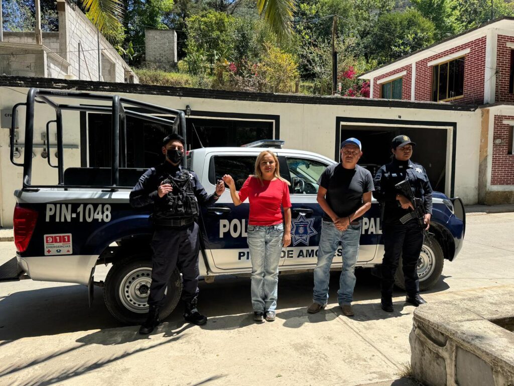 LA PRESIDENTA MUNICIPAL DE PINAL DE AMOLES, LUPITA RAMÍREZ, ENCABEZÓ LA ENTREGA OFICIAL DE UNA NUEVA UNIDAD DE SEGURIDAD