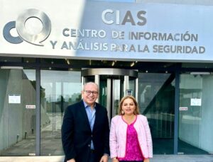 LA PRESIDENTA MUNICIPAL LUPITA RAMÍREZ REALIZÓ UNA VISITA AL CENTRO DE INFORMACIÓN Y ANÁLISIS PARA LA SEGURIDAD (CIAS),